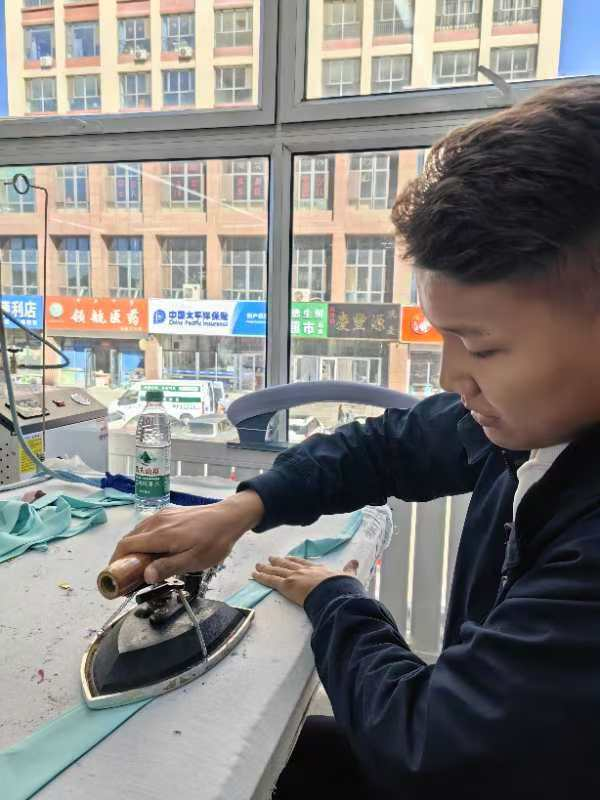 美术与设计学院产品设计专业和服装设计专业 开展多姿多彩的专业实习活动